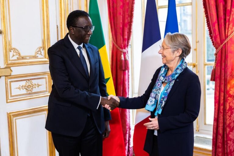 A Paris, Amadou Ba, Premier ministre du Sénégal, successeur désigné de Macky Sall, est venu prendre ses instructions à l’Elysée, aux côtés de Doudou Ka, Mansour Faye 